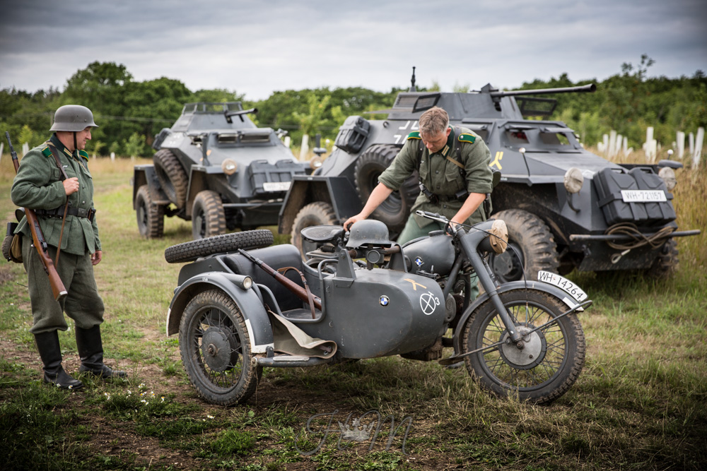 Motorcycles And Bicycles - Ww2 Vehicles