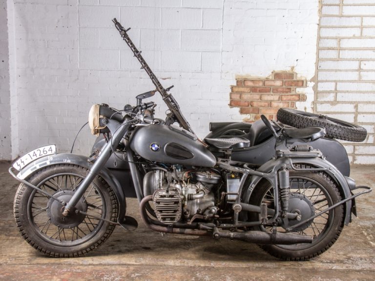 German BMW R75 Motorcycle with sidecar- MG 34- Replica - WW2 Vehicles