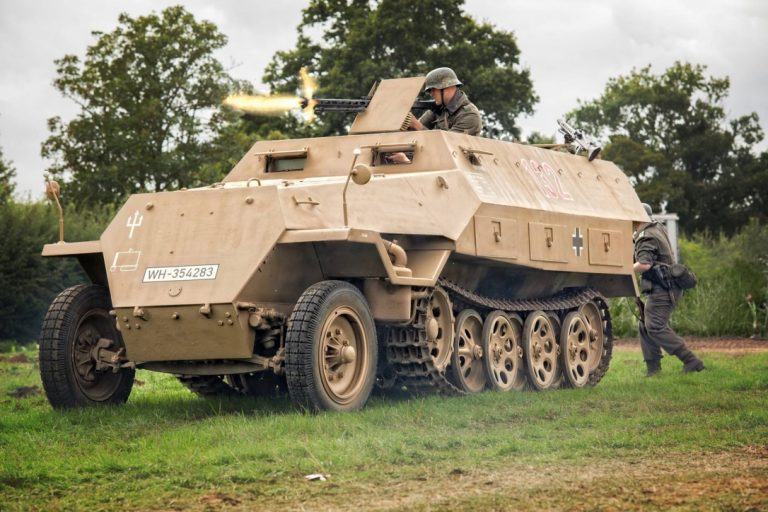 German SdKfz 251/1 Ausf D - WW2 Vehicles